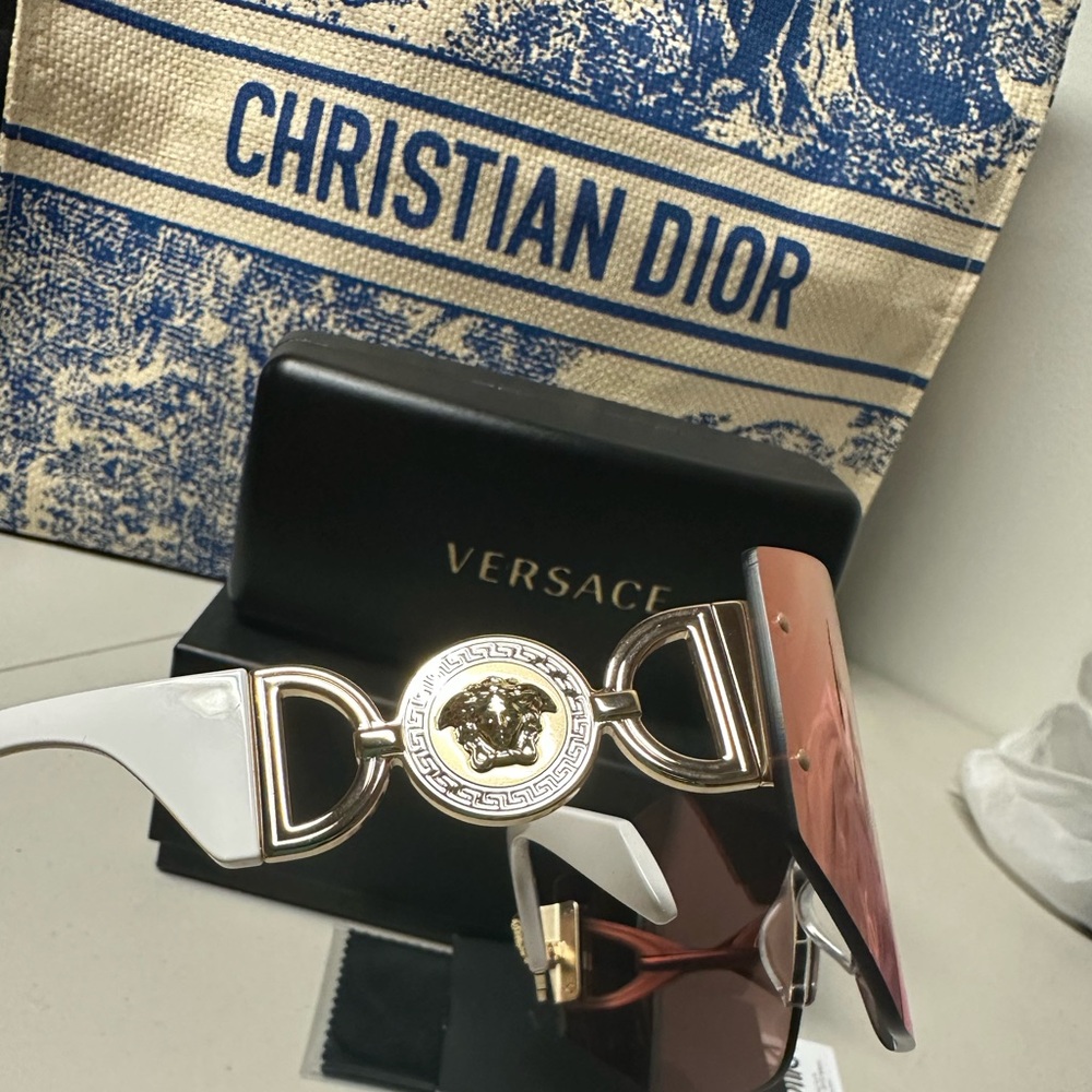 Authentic Versace Sunglasses Brand New - Picture 4 of 13